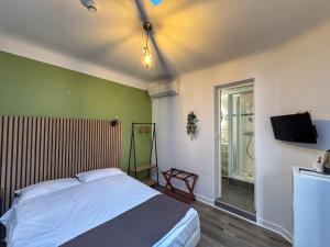 Μια τηλεόραση ή/και κέντρο ψυχαγωγίας στο Hôtel Itzalpea