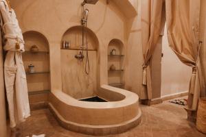 Phòng tắm tại Riad privilège and spa Kasbah