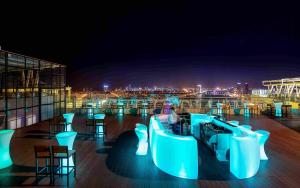 Foto sihtkohas Kon Rung (1) asuva majutusasutuse Căn hộ Luxury Golden Bay với Bể bơi vô cực galeriist