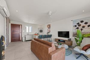 TV a/nebo společenská místnost v ubytování Caribbean Lounge - Aquamarine 4 + 35 fotografií