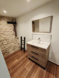 Koupelna v ubytování Grande Longère Haut de gamme 218m2, 12 pers billard salon 70 m2 + 40 fotografií