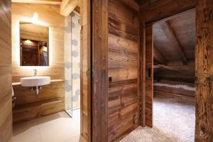 Phòng tắm tại Chalet du Gouter +21 ảnh