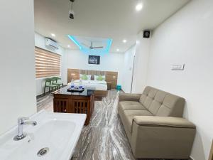 Posezení v ubytování Marhaba plaza + 12 fotografií