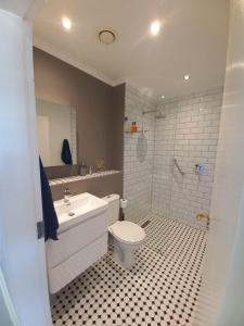 Ένα μπάνιο στο WATERFRONT 2 QUAY WEST