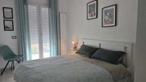 Ένα ή περισσότερα κρεβάτια σε δωμάτιο στο AURA beachouse +17 φωτογραφίες