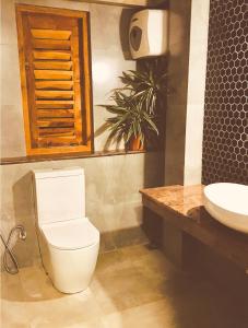 Koupelna v ubytování Kay’s Den Kandy + 43 fotografií