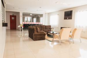 Χώρος καθιστικού στο Atrium Express Hotels