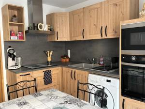 Gallery image of Gîte cosy avec jardin in Nyons +35 photos