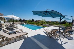 Swimmingpoolen hos eller tæt på Noa Luxury Apartments