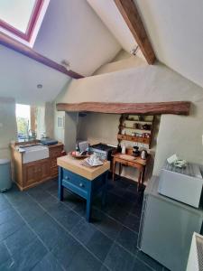 Kuchyň nebo kuchyňský kout v ubytování The Piggery - North Wales Retreat - Wilde Retreats