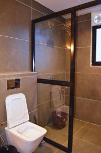 Ένα μπάνιο στο Hill Crest Escapes Pine View Suite +13 φωτογραφίες