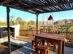 Nespecifikovaný výhled na hory nebo výhled na hory při pohledu z prázdninového domu