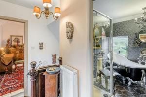 Et badeværelse på 2 Bed in Newburgh oc-w33400 + 29 billeder