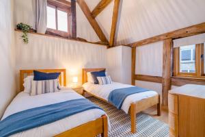 En eller flere senge i et værelse på 4 Bed in Etloe oc-e34026 + 26 billeder