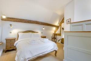 Postel nebo postele na pokoji v ubytování 4 Bed in Peterchurch oc-s34019