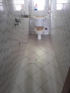 Phòng tắm tại Charming 1-Bed House in Nairobi Katani Rd