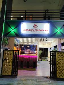 Et logo, certifikat, skilt eller en pris der bliver vist frem på S3 Beach Resort