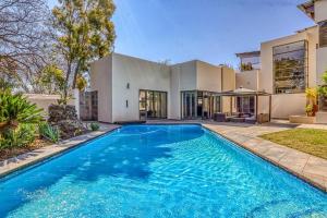 Πισίνα στο ή κοντά στο The Eden