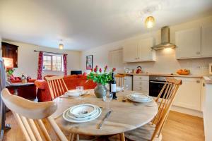 Køkken eller tekøkken på Nyth y Wennol + 6 billeder