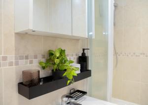 Fotografie z fotogalerie ubytování Stylish & Spacious Hemel Hempstead Home Perfect for Families Contractors & Parking v destinaci Hemel Hempstead + 56 fotografií