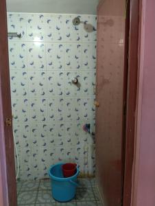 Ένα μπάνιο στο Sri Sai Dwarka Home Stay +1 φωτογραφίες