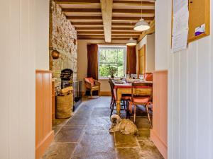 Χώρος καθιστικού στο 4 Bed in Hay-on-Wye Town BN116