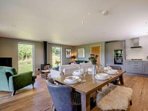 Kuchyň nebo kuchyňský kout v ubytování 3 bed in Harrogate 77577