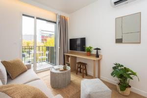 Μια τηλεόραση ή/και κέντρο ψυχαγωγίας στο BABEL COMMUNITY Hôtel Saint-Quentin-en-Yvelines