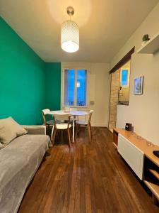 Φωτογραφία από το άλμπουμ του Bright flat near Paris, close to metro σε Ivry-sur-Seine