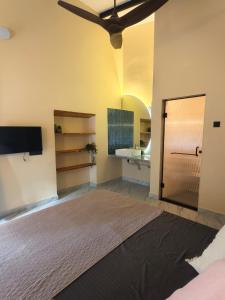 TV/trung tâm giải trí tại Casa Century