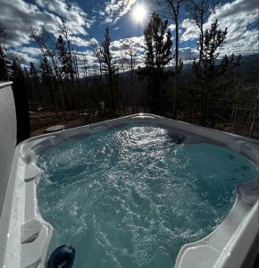 Fotografie z fotogalerie ubytování Secluded Custom 5 BR with Panoramic Mountain Views v destinaci Alma