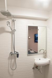 Ένα μπάνιο στο Secluded Studio in Central Sesvete