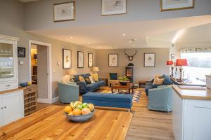 Kuchyň nebo kuchyňský kout v ubytování Lundin Farmhouse - Seasgair Lodges