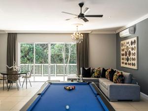 Biliár nebo kulečník v ubytování Eden Rock Luxury Villas, Pennington