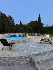 Bazén v ubytování Green Oak Villa nebo v jeho okolí