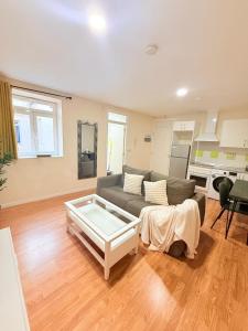 Kuchyň nebo kuchyňský kout v ubytování Comfortable and newly furnished