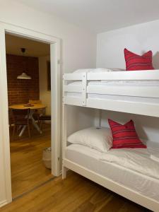 Postel nebo postele na pokoji v ubytování Haus Schönblick Ferienwohnung am Skilift