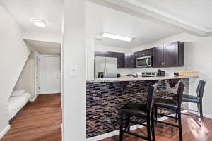 Kuchyň nebo kuchyňský kout v ubytování 5218 Beach Dr A