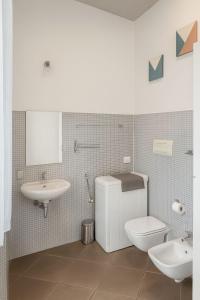 Ένα μπάνιο στο Grazioso appartamento a 2 passi dal centro