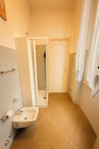 Ένα μπάνιο στο Grazioso appartamento a 2 passi dal centro