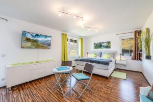 Χώρος καθιστικού στο Haus Köll - by myNests