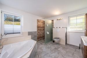 Ένα μπάνιο στο Haus Köll - by myNests +13 φωτογραφίες