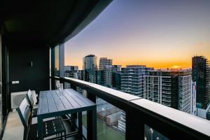 Ban công/sân hiên tại Melbourne by the window - Luxury stay