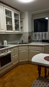 Η κουζίνα ή μικρή κουζίνα στο Harmony Home