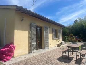 Το κτήριο όπου στεγάζεται  το διαμέρισμα