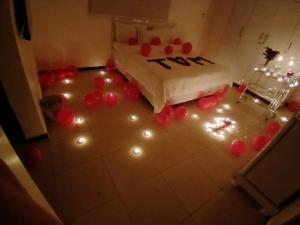 Postel nebo postele na pokoji v ubytování سويت اليمامه للشقق المخدومه