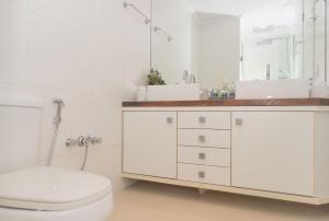 Ένα μπάνιο στο Apto moderno e elegante no Auxiliadora TV7638
