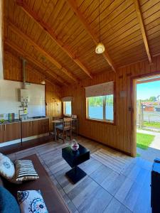 Χώρος καθιστικού στο El Estero 2