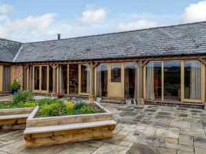 Aed väljaspool majutusasutust 1 Bed in Broadway 36842