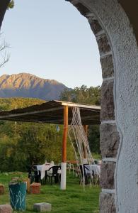 Nespecifikovaný výhled na hory nebo výhled na hory při pohledu z penzionu